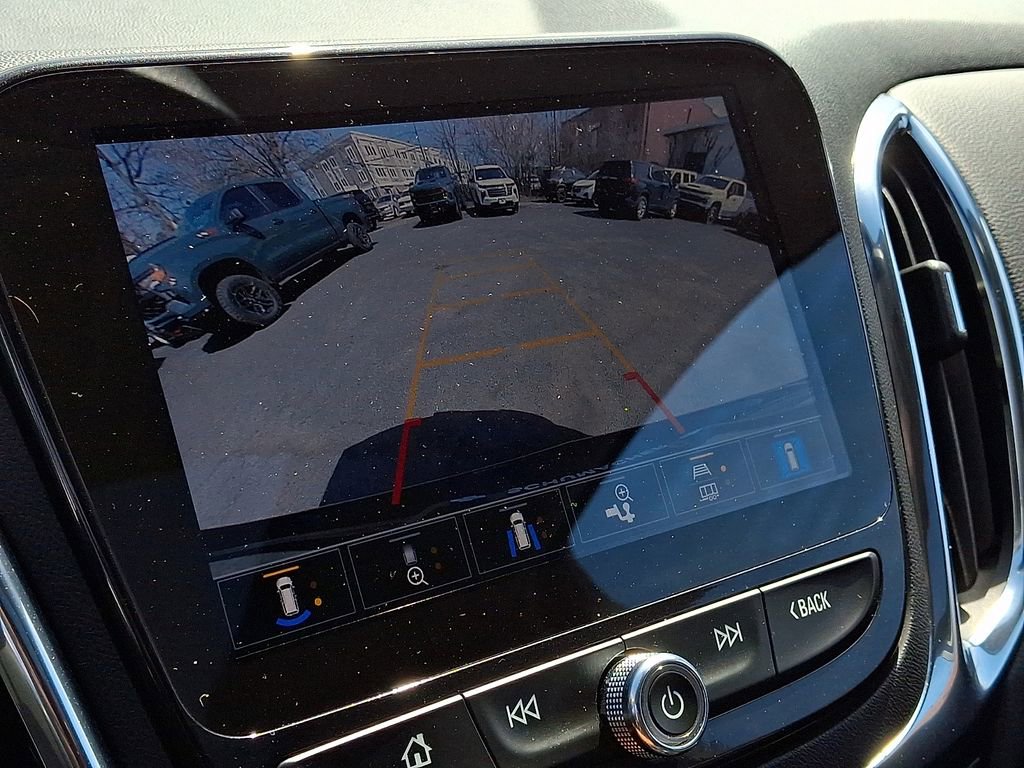 Used 2023 Chevrolet Equinox Premier image 19