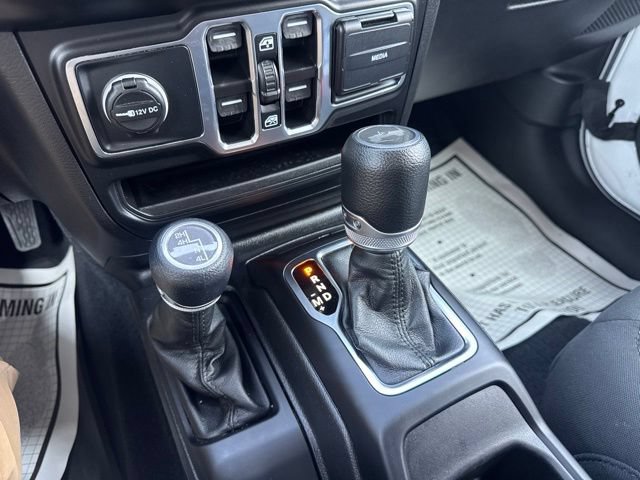 Used 2023 Jeep Wrangler Unlimited Sport AWD/4WD image 26