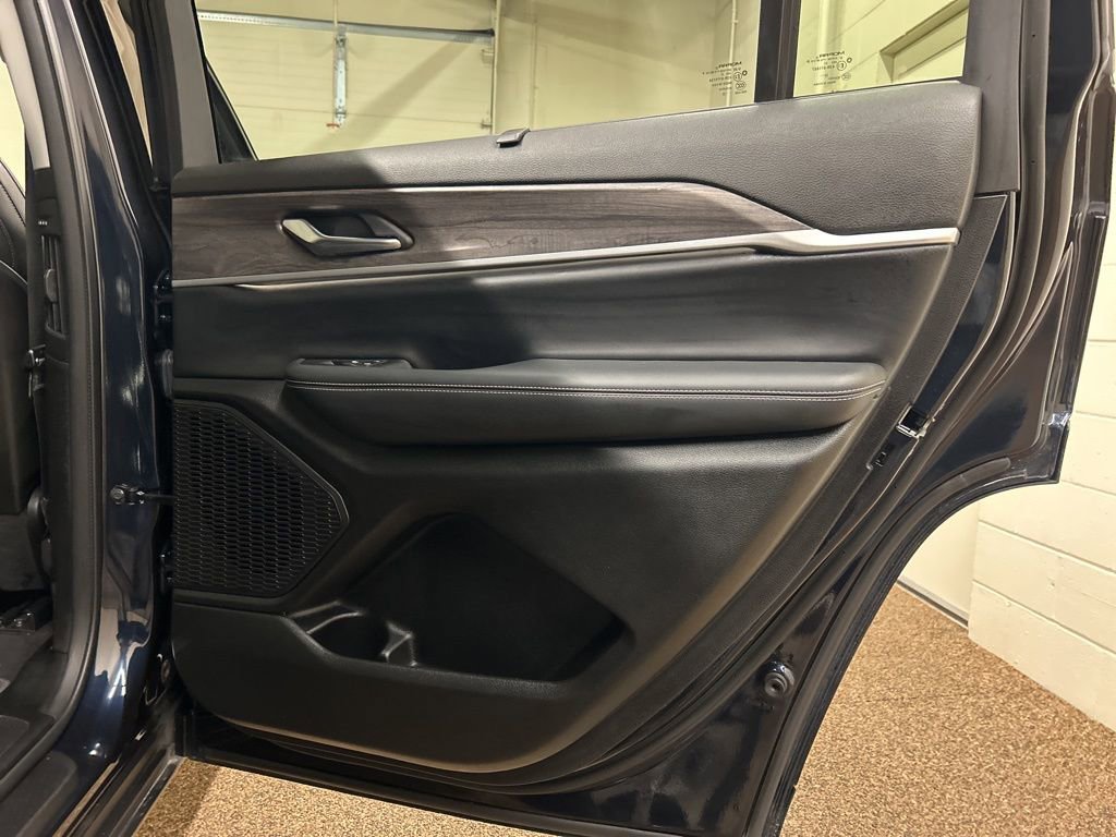 Used 2023 Jeep Grand Cherokee L Limited w/ Luxury Tech Group II image 14