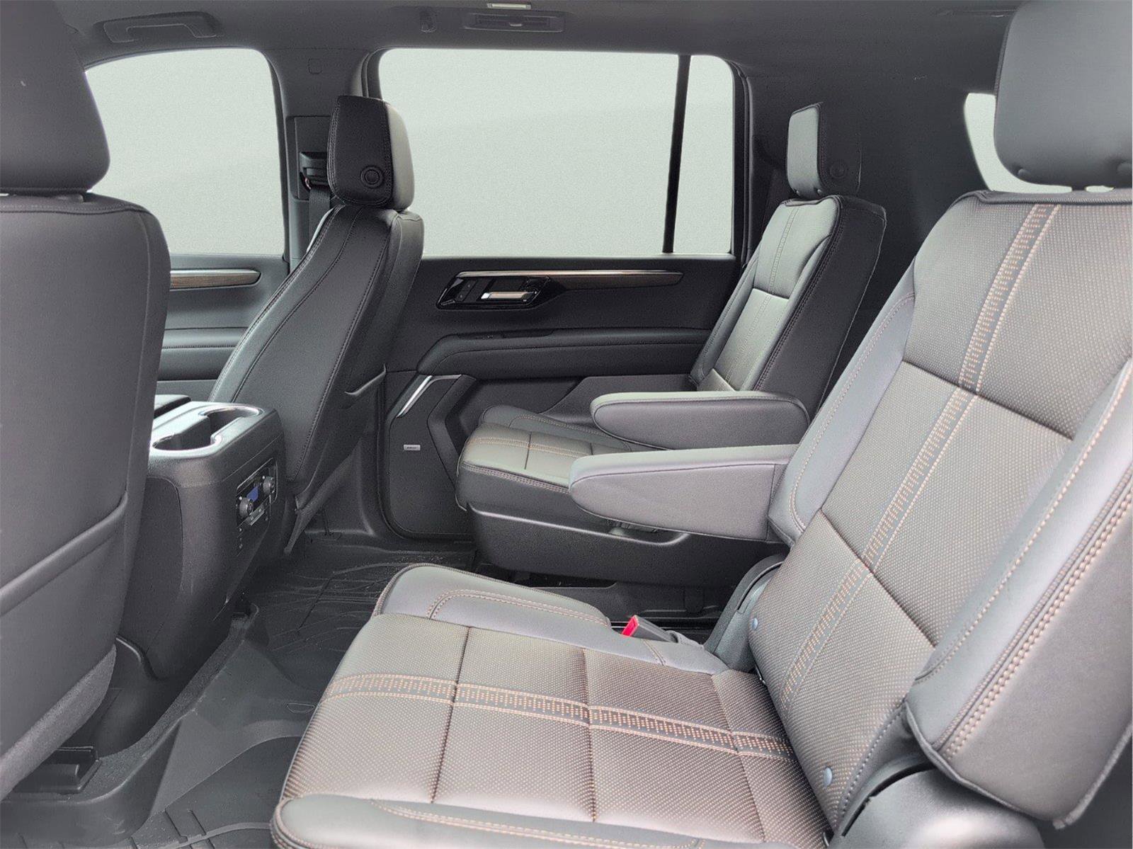 New 2026 Chevrolet Suburban High Country RWD image 33