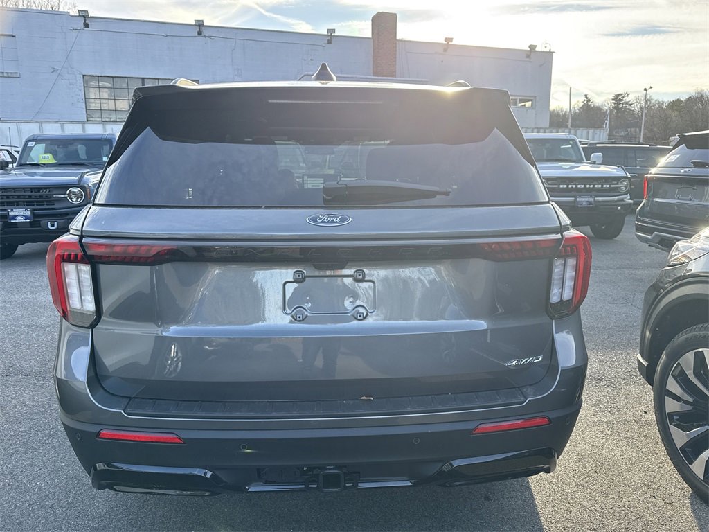 New 2026 Ford Explorer ST-Line w/ ST-Line Street Pack image 5