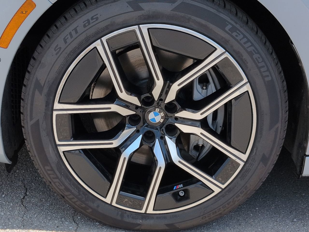 Used 2025 BMW 740i RWD image 11