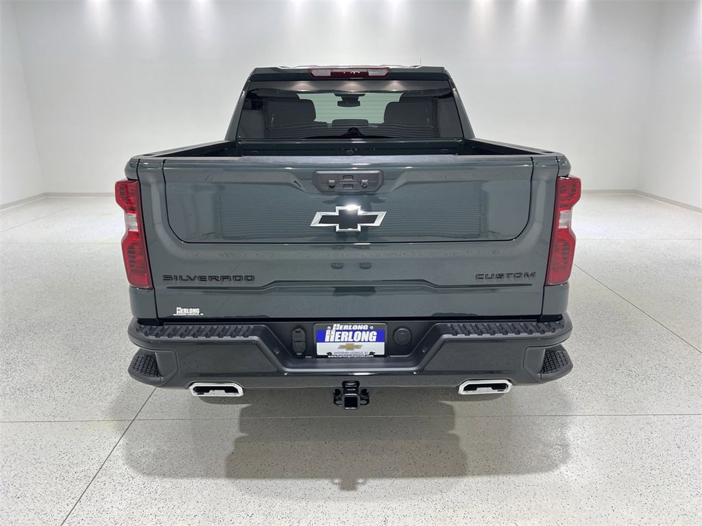 New 2026 Chevrolet Silverado 1500 Custom Trail Boss w/ LPO, Dark Essentials Package image 4