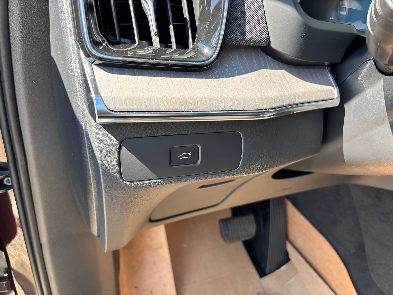 New 2026 Volvo XC90 B6 Ultra w/ Protection Package Premier AWD/4WD image 14