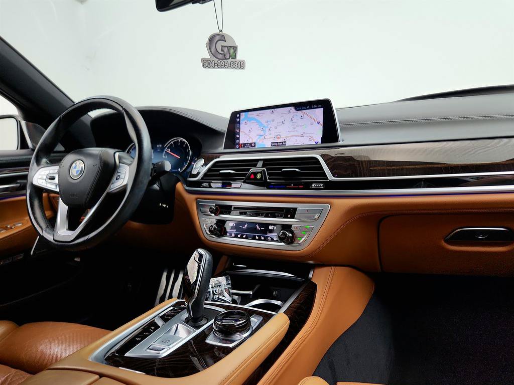 Used 2018 BMW 750i RWD image 27
