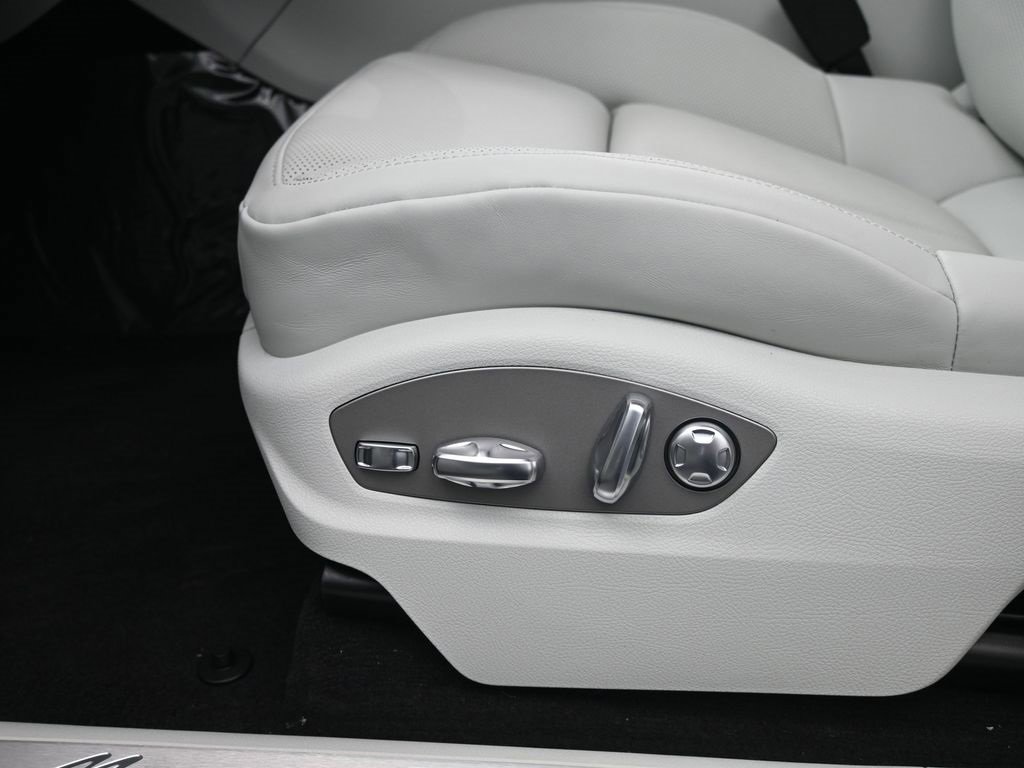 New 2025 Porsche Macan S image 20