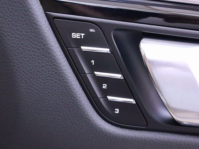 New 2024 Porsche Macan image 28