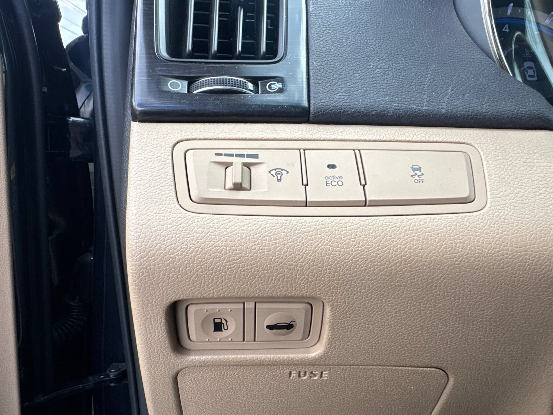 Used 2013 Hyundai Sonata Limited w/ Premium Pkg FWD image 21
