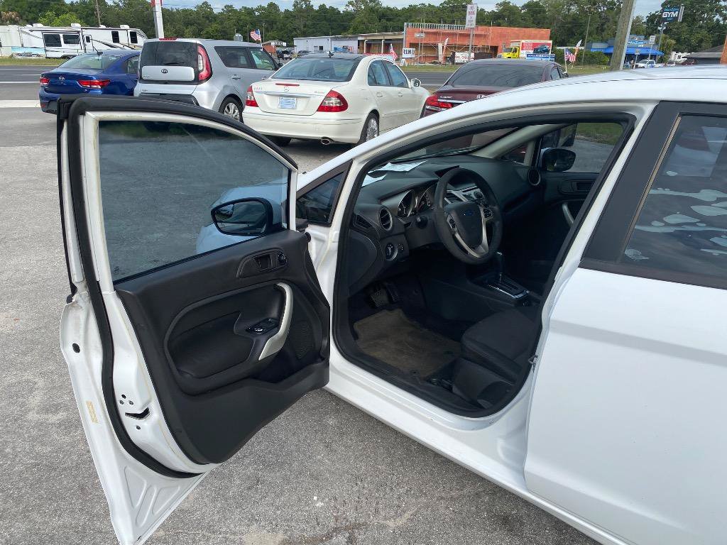 Used 2013 Ford Fiesta SE FWD image 13