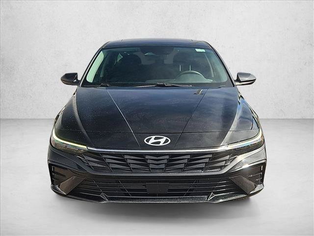 Used 2024 Hyundai Elantra SEL w/ Convenience Package FWD image 2