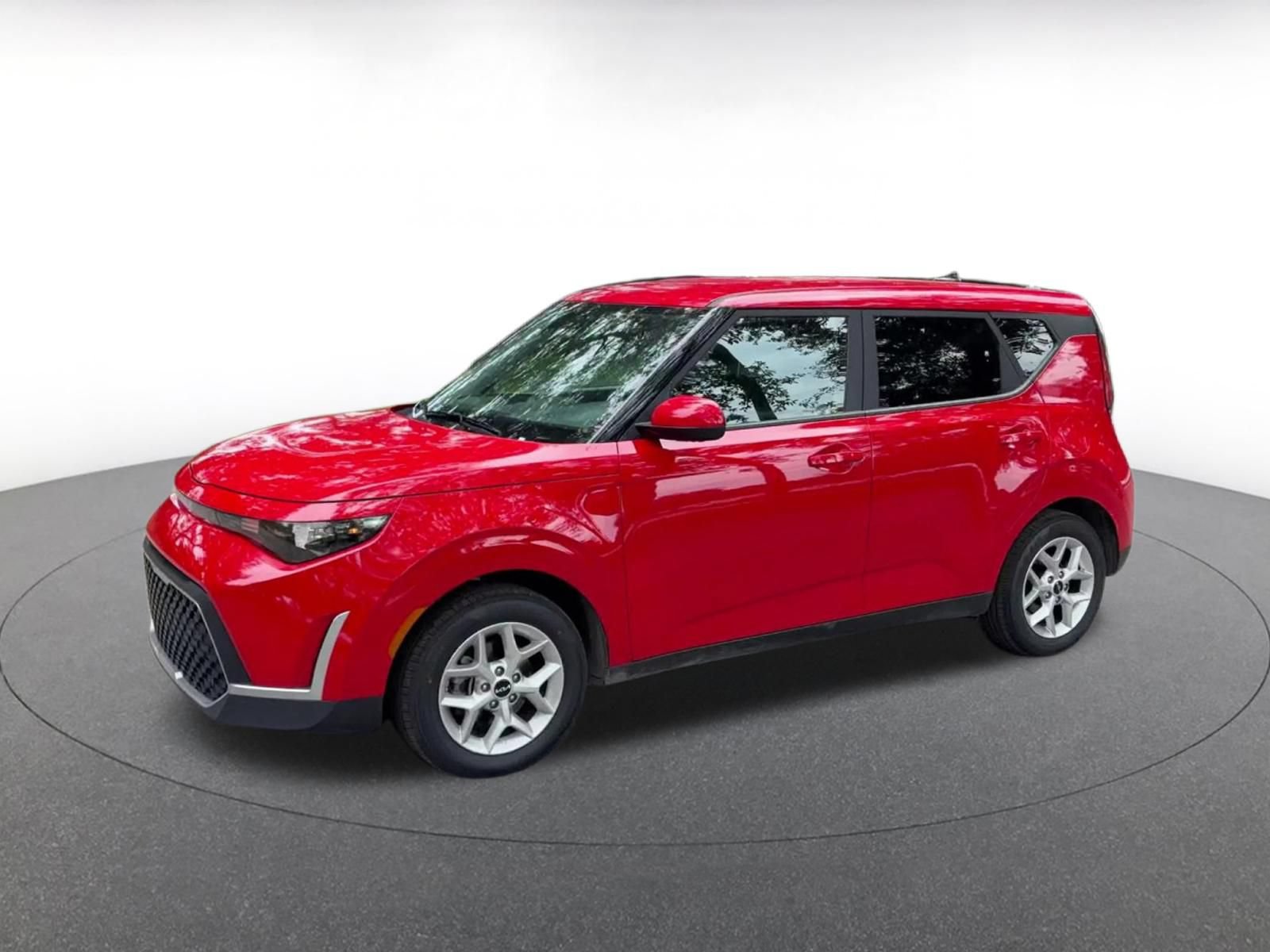 Used 2025 Kia Soul LX w/ LX Technology Package FWD image 7