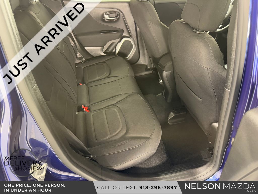 Used 2019 Jeep Renegade Latitude AWD/4WD image 37
