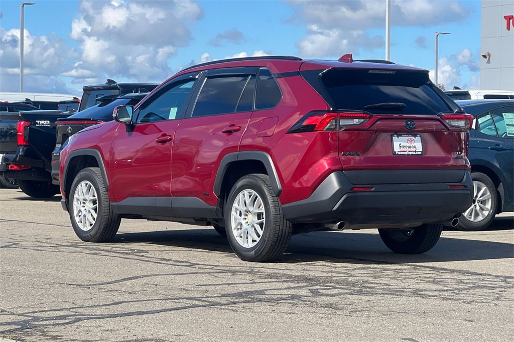Used 2024 Toyota RAV4 LE image 7