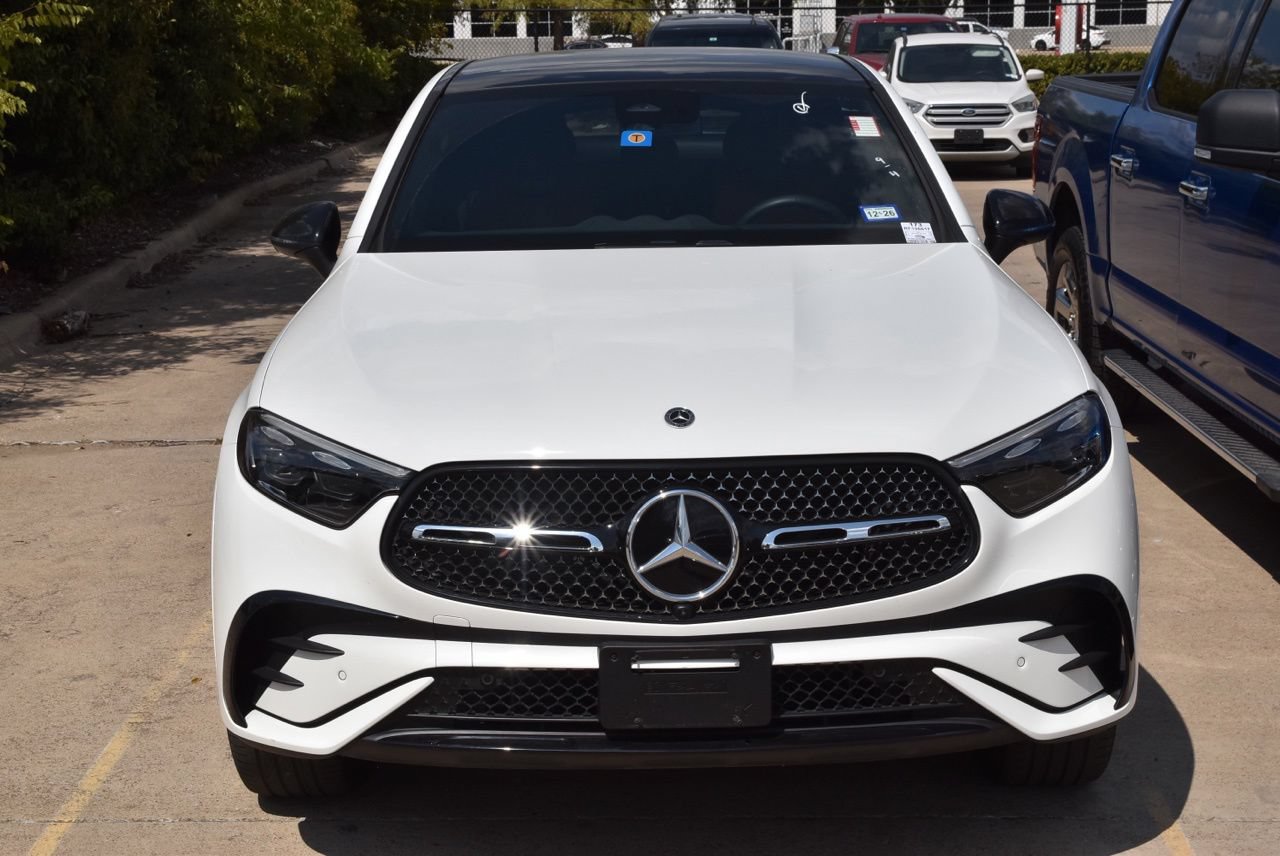 Used 2024 Mercedes-Benz GLC 300 4MATIC image 3