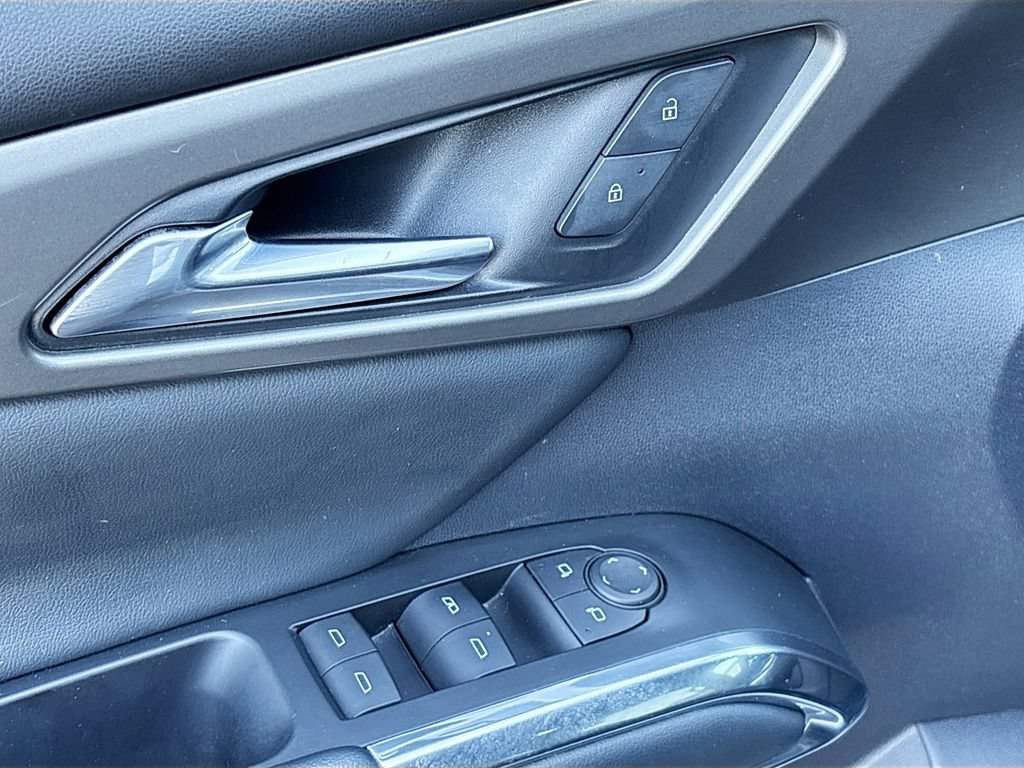 Used 2025 Chevrolet Traverse LT w/ Enhanced Driving Package AWD/4WD image 18