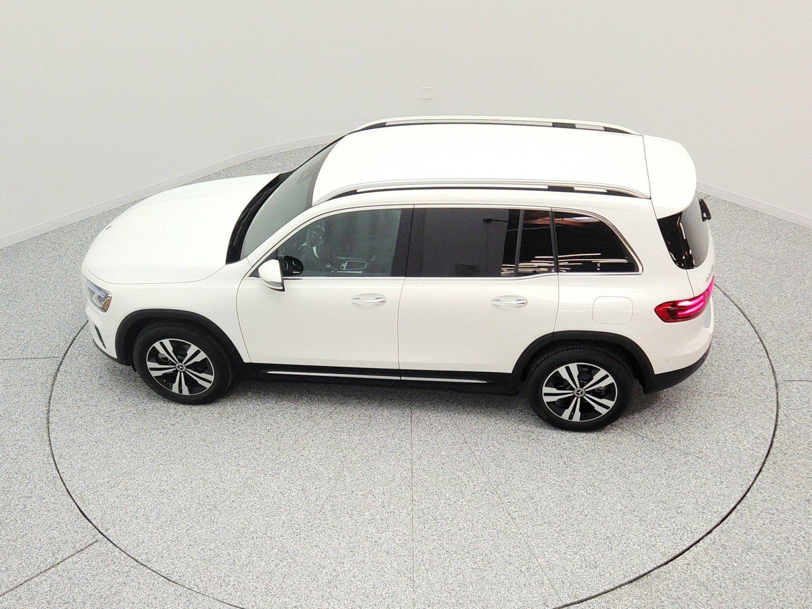 Used 2025 Mercedes-Benz GLB 250 image 29