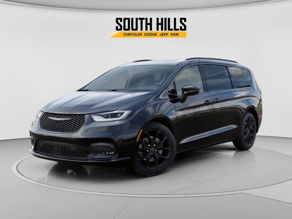 New 2026 Chrysler Pacifica Limited w/ S Appearance Package