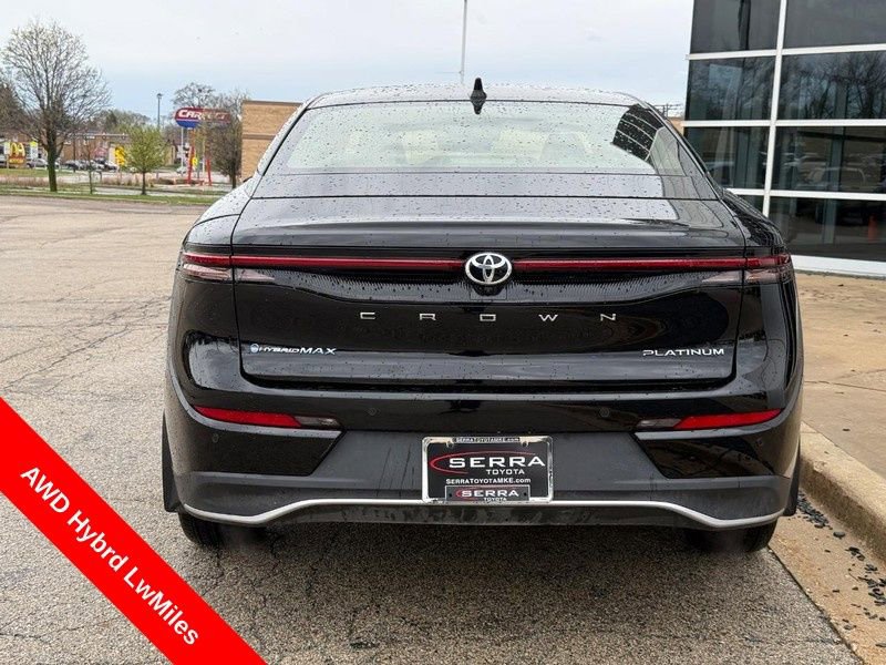 Used 2025 Toyota Crown Platinum AWD/4WD image 4