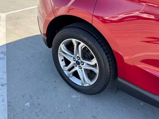 Used 2016 Ford Edge Titanium FWD image 25