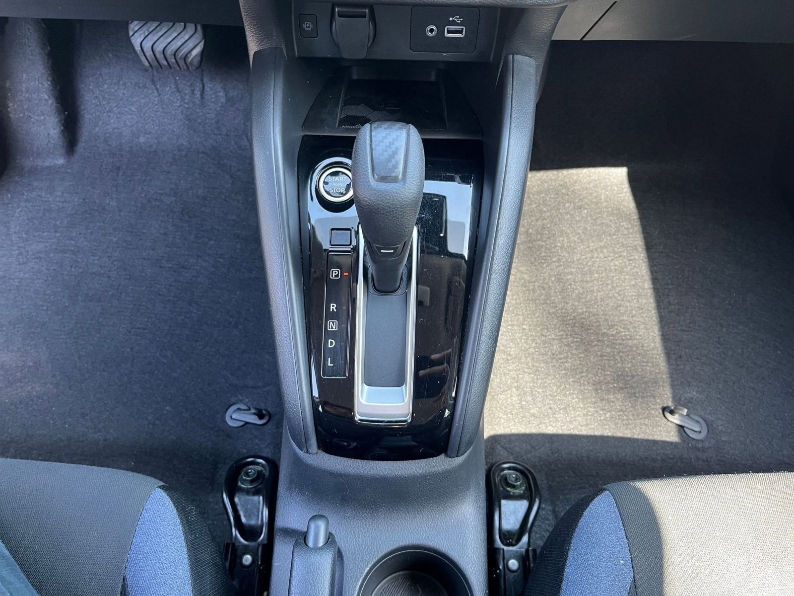 Used 2025 Nissan Versa SV FWD image 39