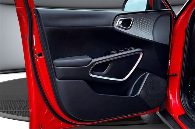 Used 2025 Kia Soul LX image 19