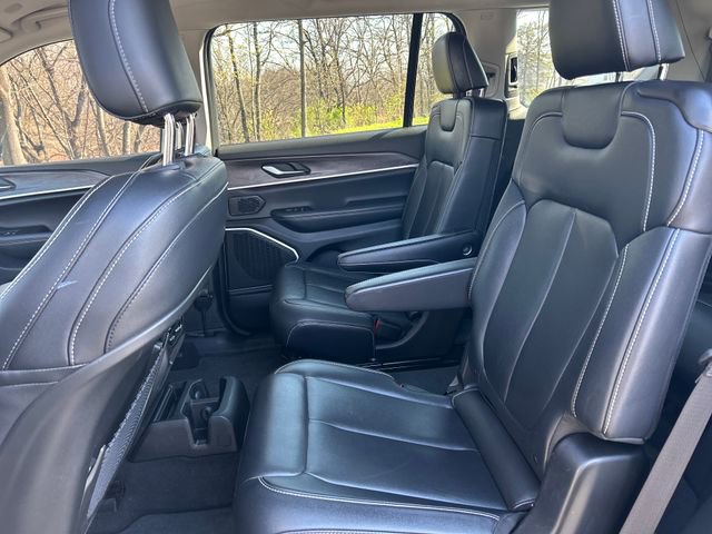 Used 2023 Jeep Grand Cherokee L Limited w/ Black Appearance Package AWD/4WD image 27