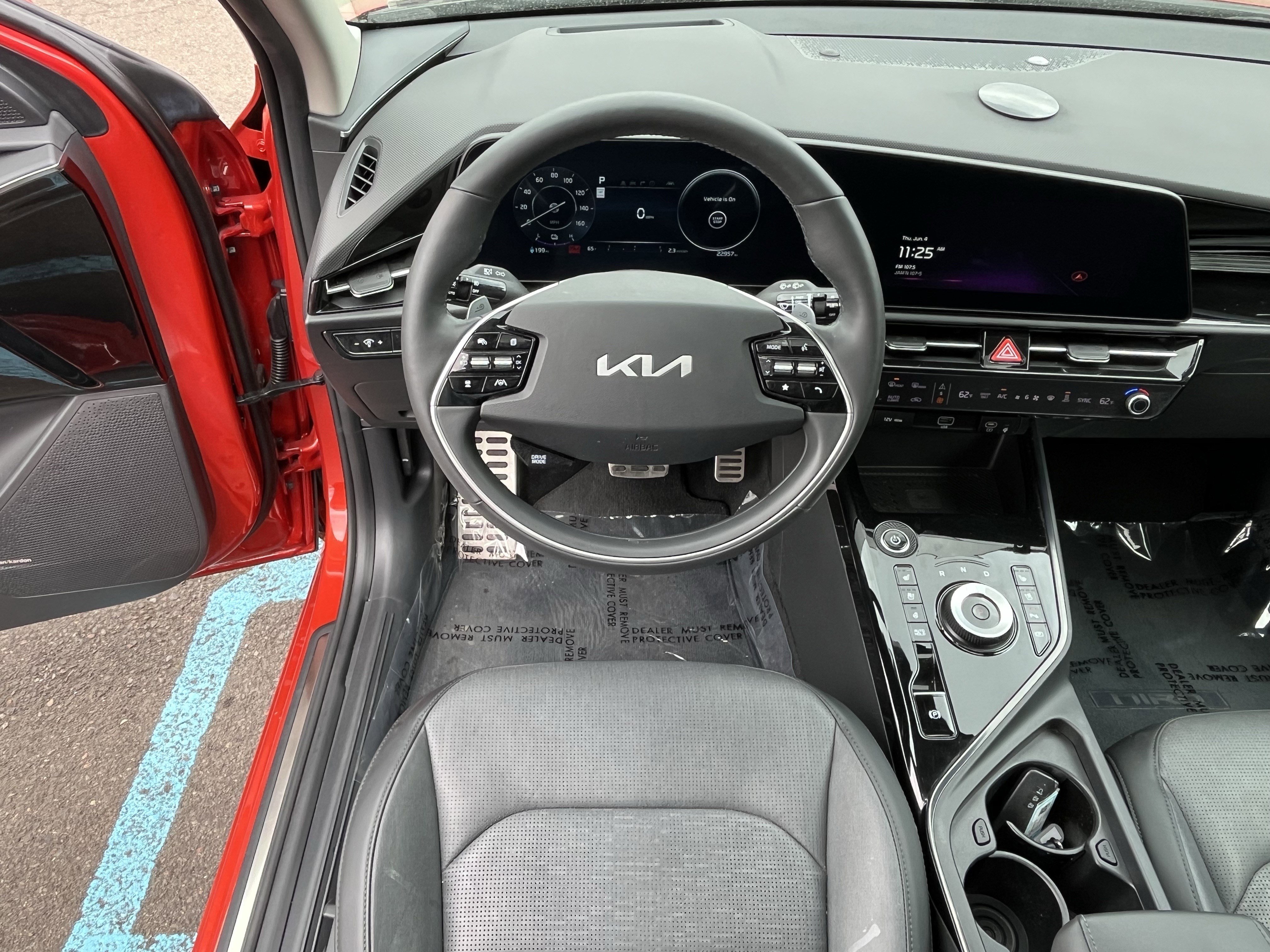 Used 2023 Kia Niro Wave w/ Wave Preserve Package FWD image 12