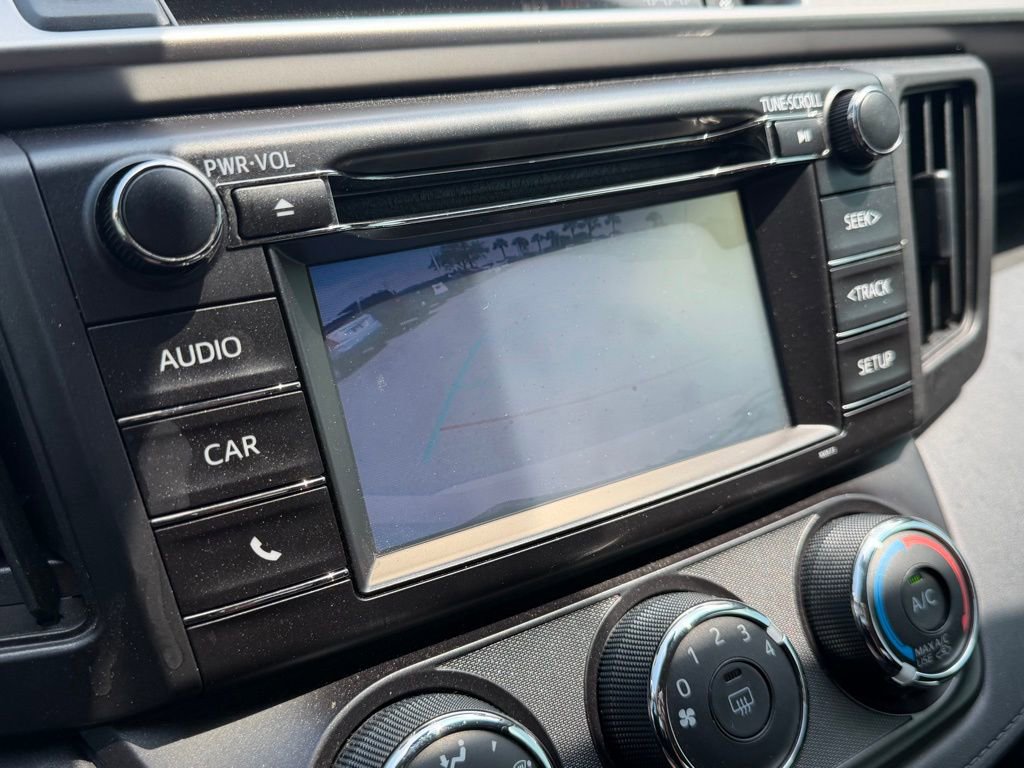 Used 2018 Toyota RAV4 LE w/ Carpet Mat Package FWD image 21