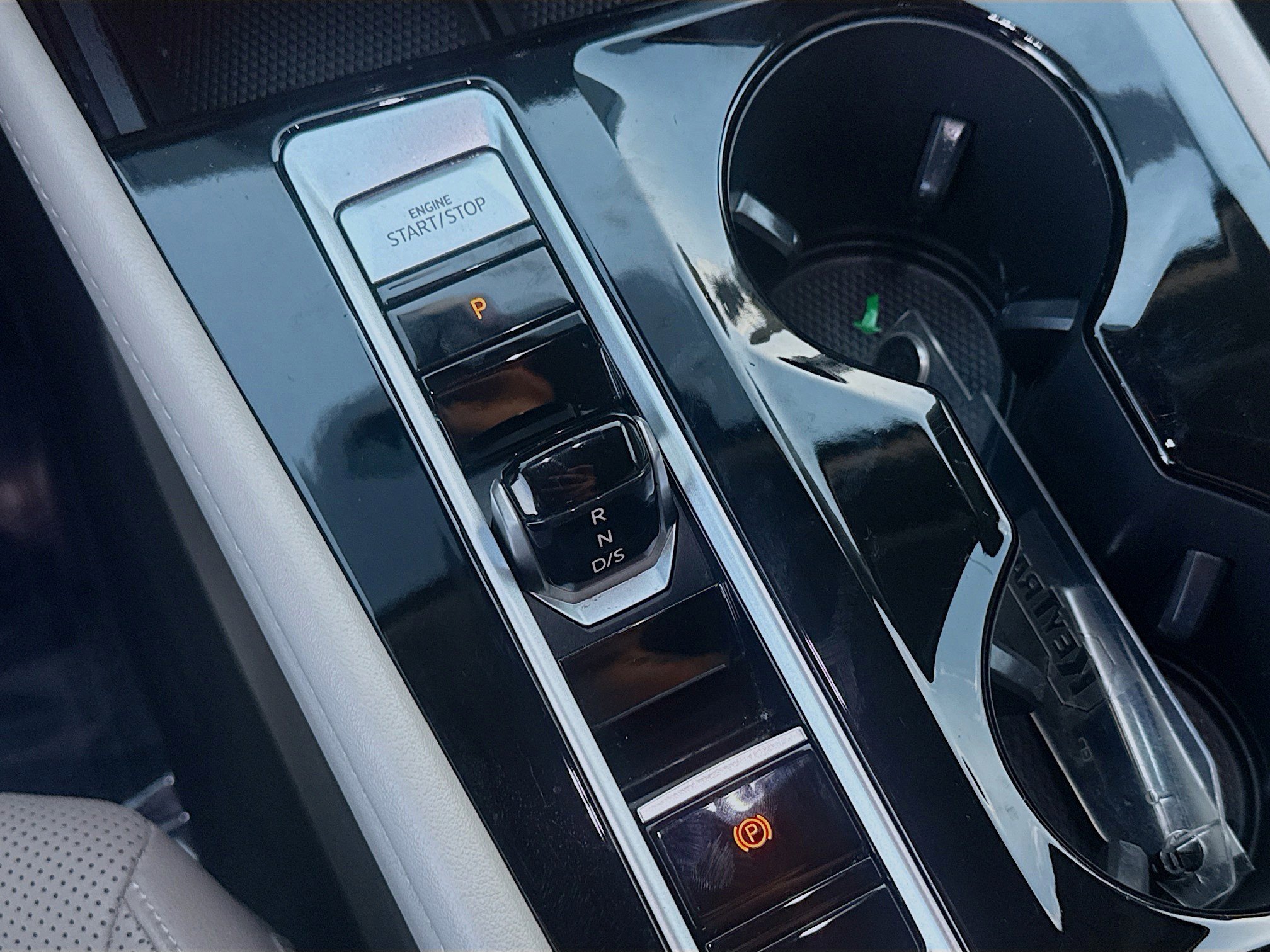 Used 2024 Volkswagen Atlas SE image 15