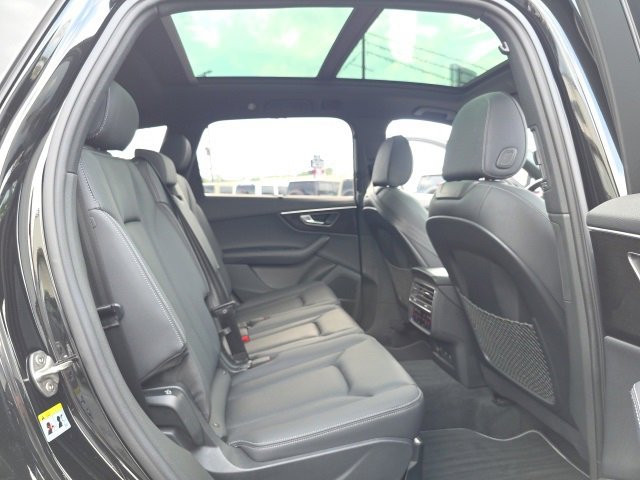 Used 2025 Audi Q7 3.0T Premium Plus w/ Premium Plus Package image 46