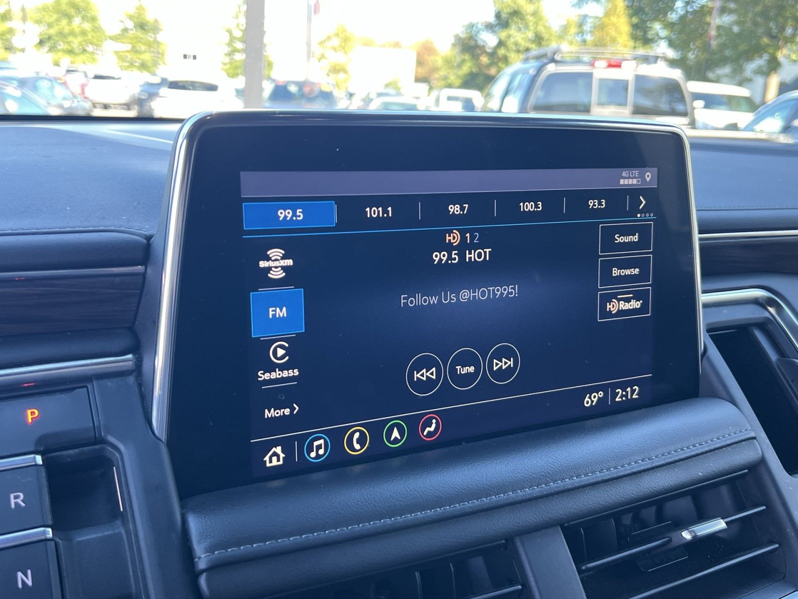 Used 2021 Chevrolet Tahoe LT w/ LT Signature Plus Package AWD/4WD image 15