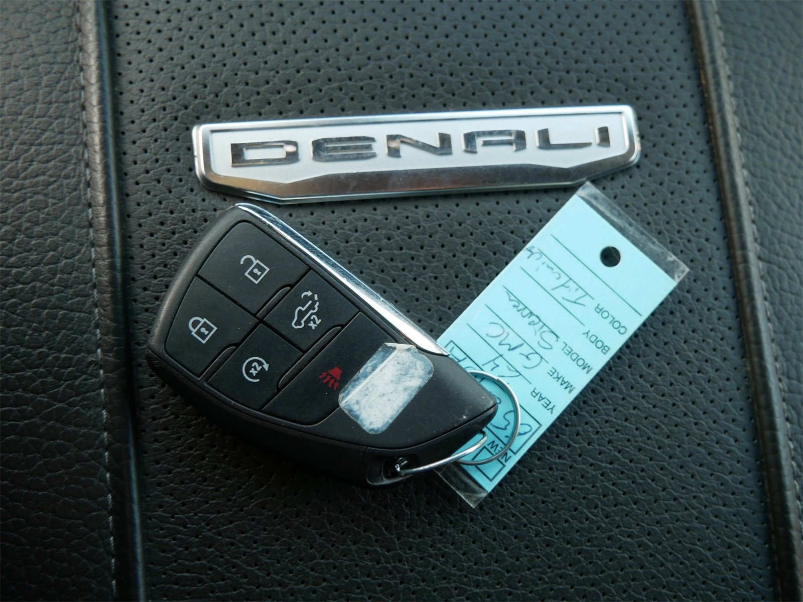 Used 2024 GMC Sierra 2500 Denali w/ Denali Reserve Package image 34