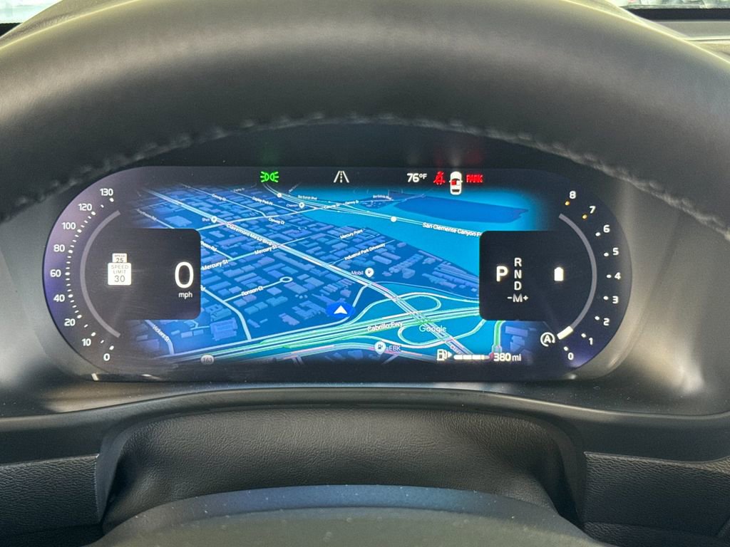 Certified 2025 Volvo XC40 B5 Plus image 24