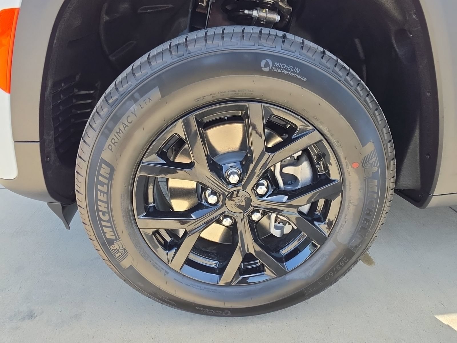 New 2026 Jeep Grand Cherokee L 2WD image 12