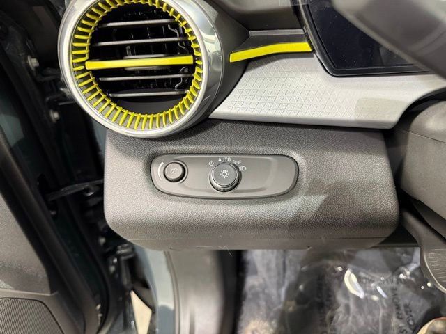 New 2026 Chevrolet Trax LT image 16