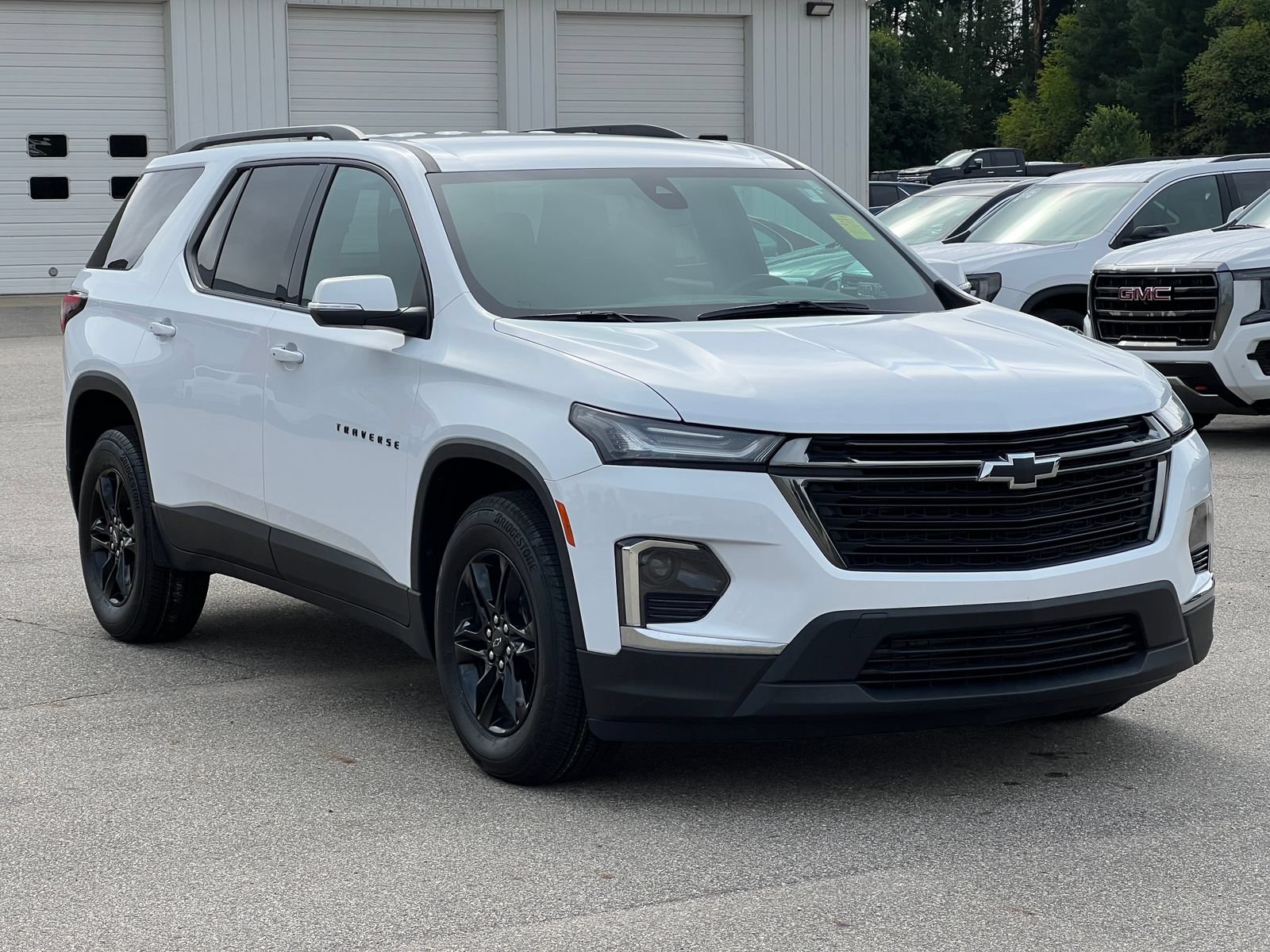 Certified 2023 Chevrolet Traverse LT w/ Midnight/Sport Edition AWD/4WD image 48