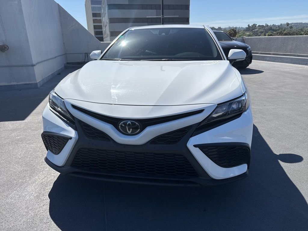 Used 2023 Toyota Camry SE w/ Protection Package (Q2) (TMS) FWD image 2