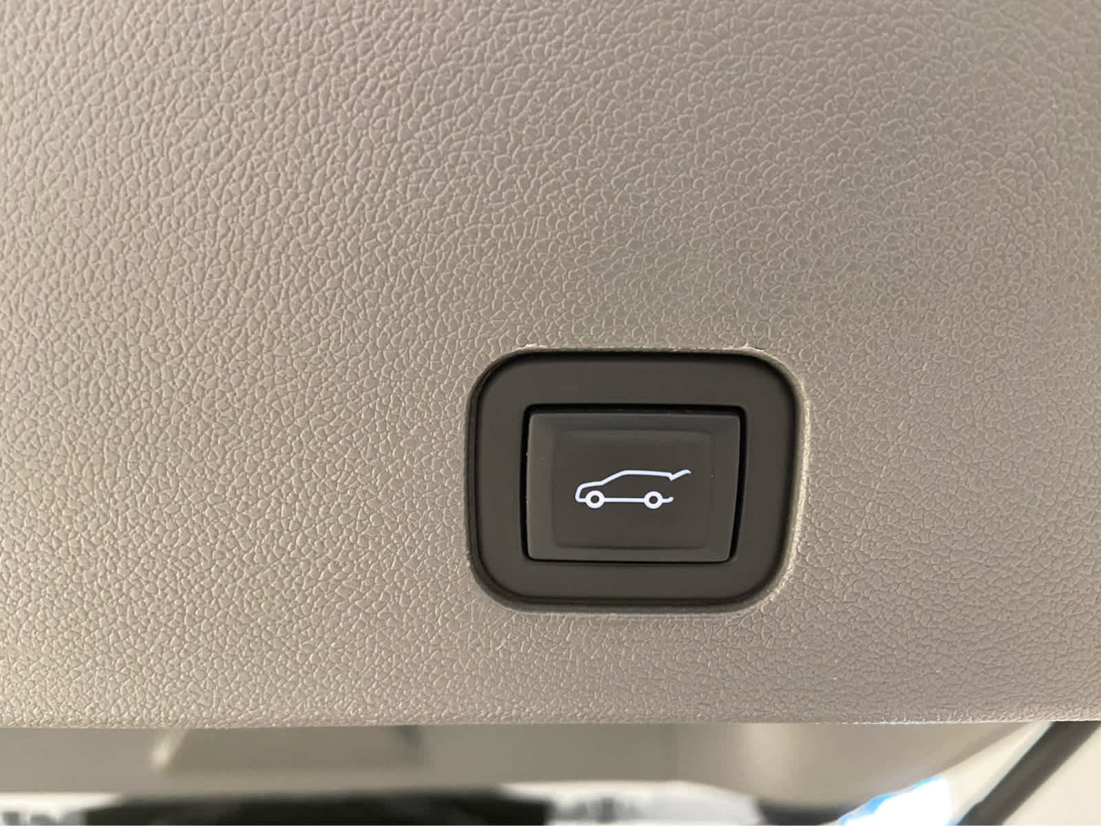 Used 2024 Cadillac XT6 Premium Luxury w/ Technology Package FWD image 12