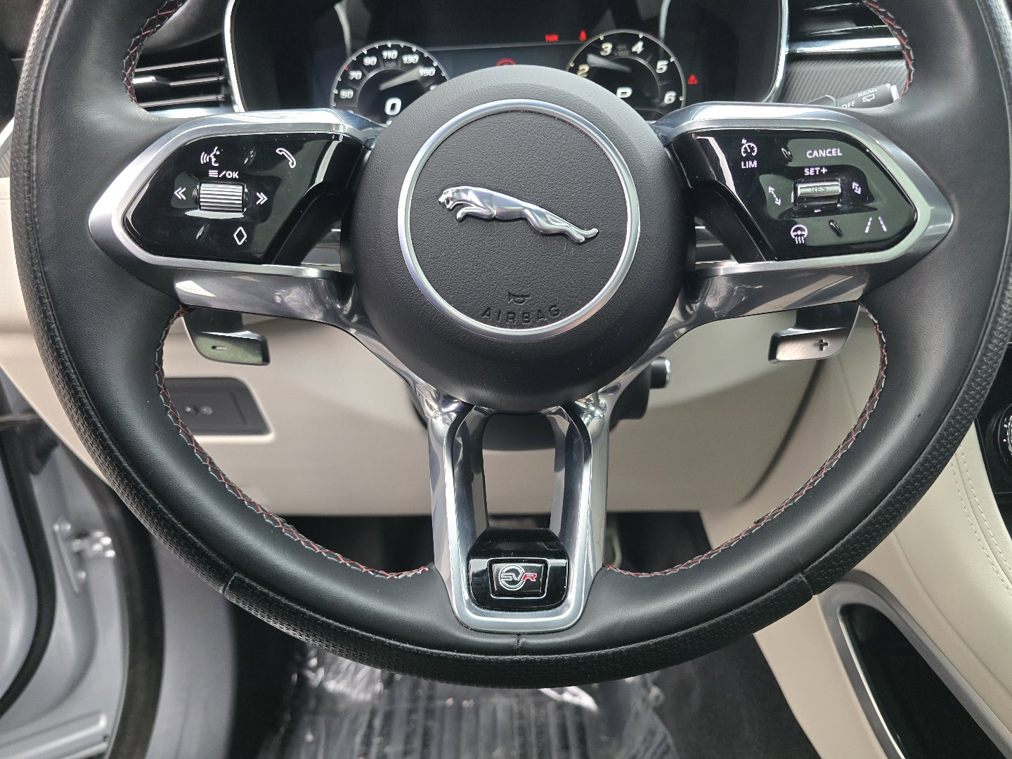 Used 2023 Jaguar F-PACE SVR image 42