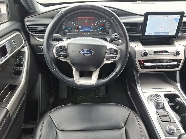 Certified 2022 Ford Explorer XLT w/ Equipment Group 202A image 12