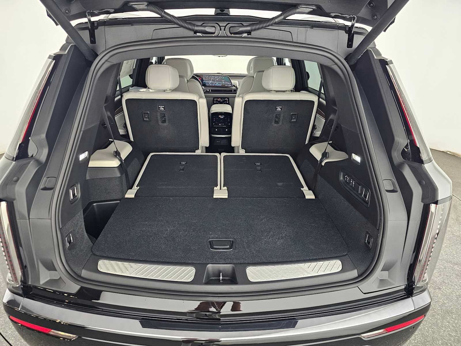 New 2027 Cadillac Vistiq Sport AWD/4WD image 16