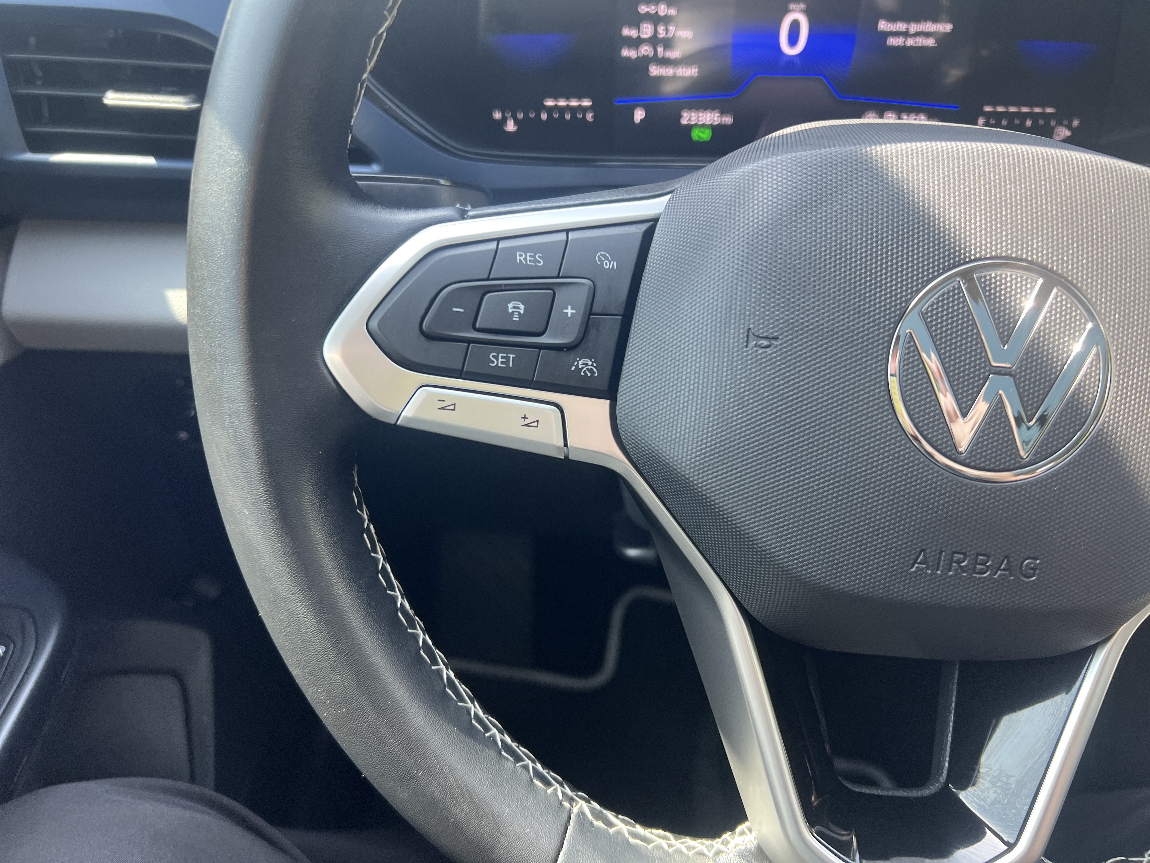 Used 2023 Volkswagen Taos SE FWD image 16