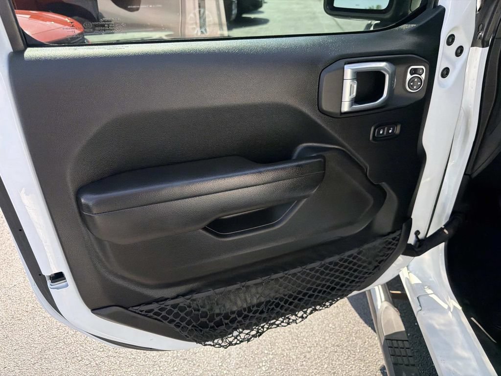 Used 2021 Jeep Wrangler Unlimited Sport AWD/4WD image 18