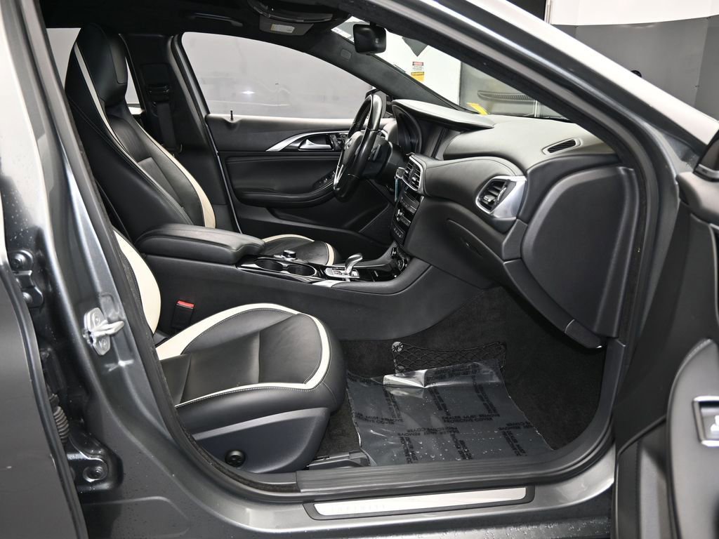 Used 2017 INFINITI QX30 Sport w/ Sport Leather Package image 43