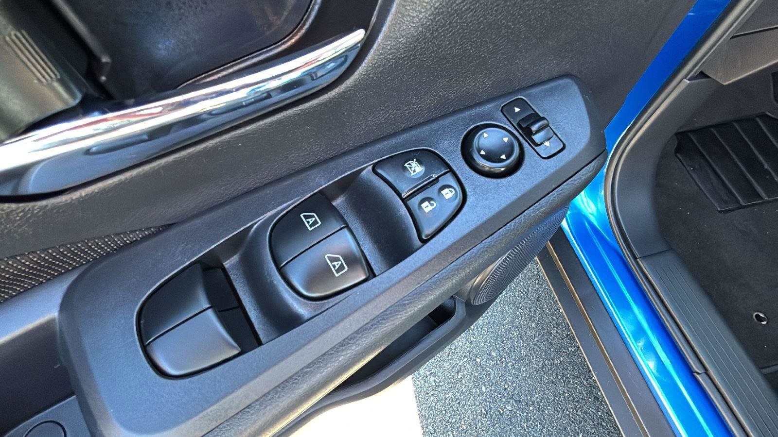 Used 2024 Nissan Kicks SV image 10