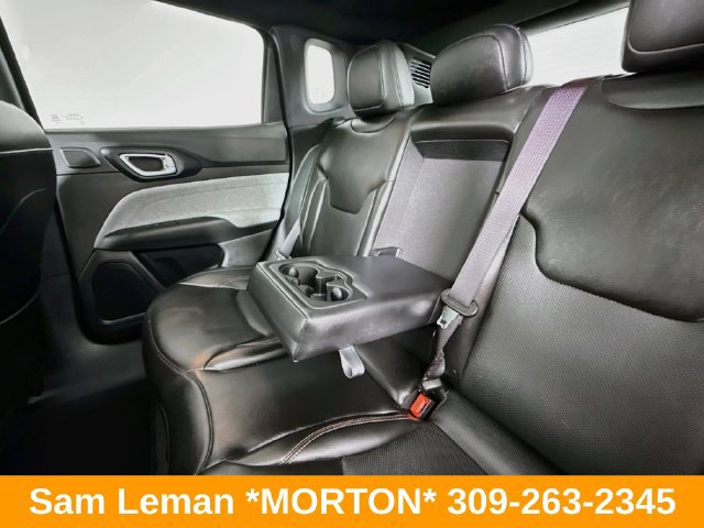 Used 2023 Jeep Compass Latitude w/ Sun and Sound Group AWD/4WD image 38