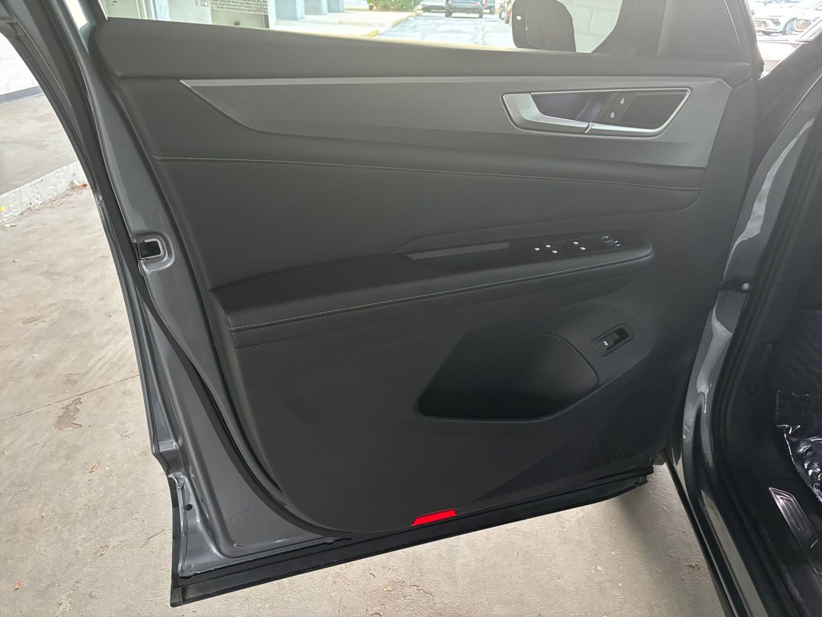 Used 2025 Volkswagen Atlas Cross Sport SE image 20