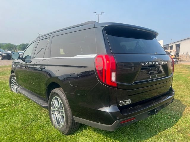 Used 2025 Ford Expedition Max Active AWD/4WD image 5