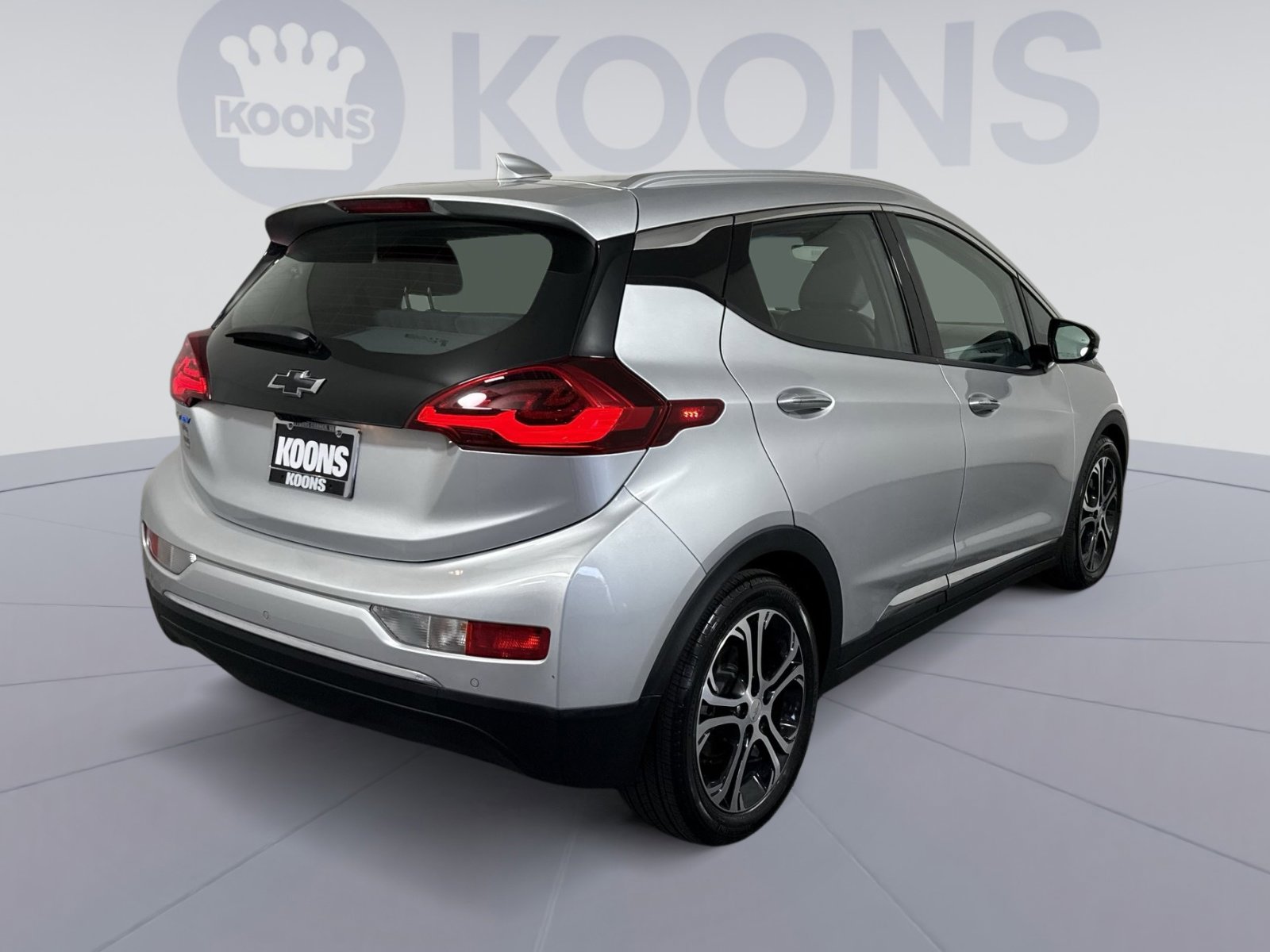 Used 2021 Chevrolet Bolt Premier w/ Infotainment Package FWD image 7