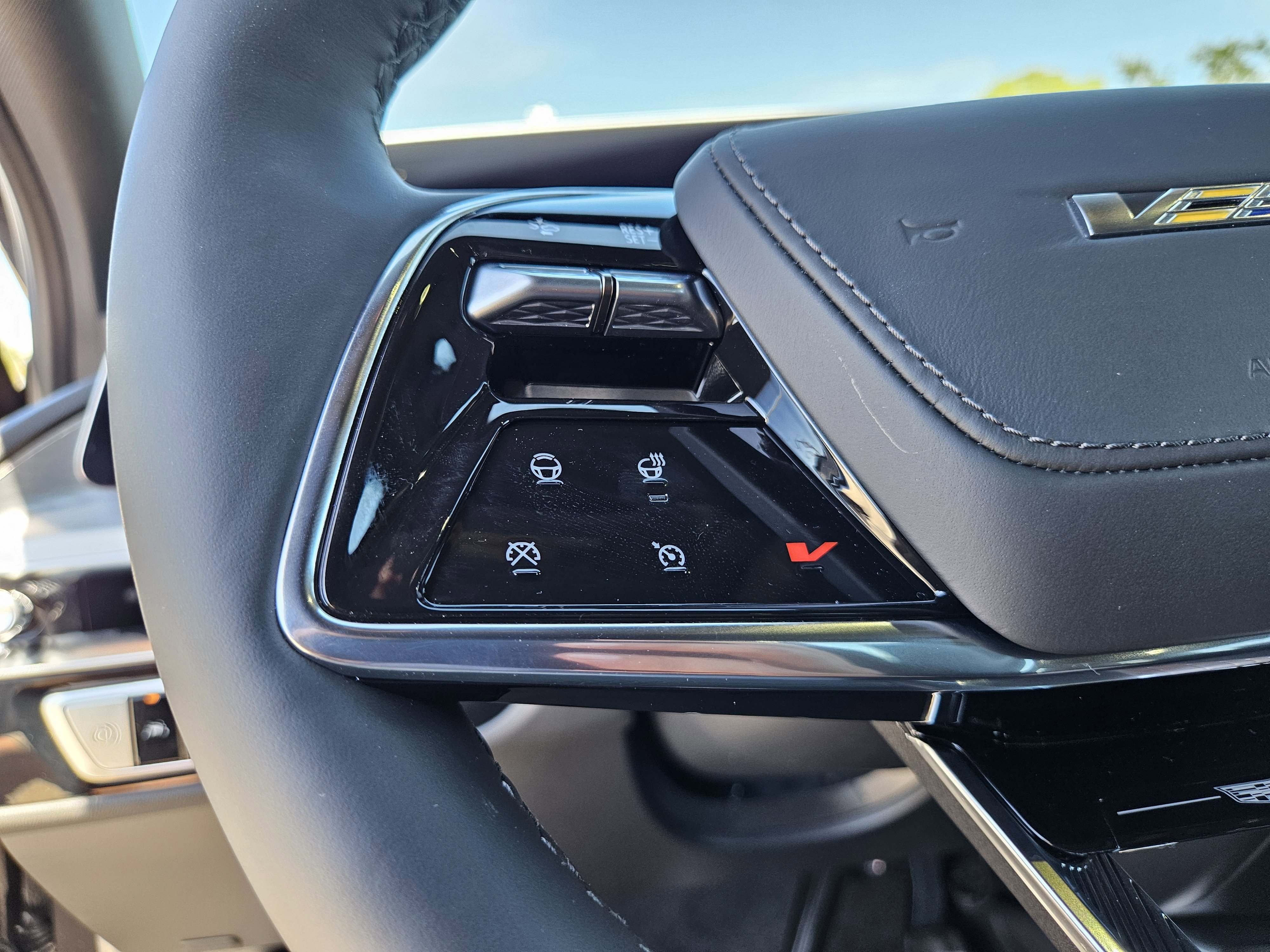 New 2026 Cadillac Lyriq V image 32